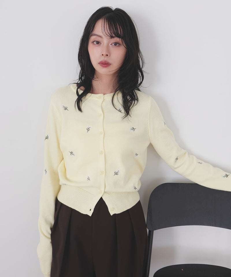 フラワー刺繍ニットカーディガン