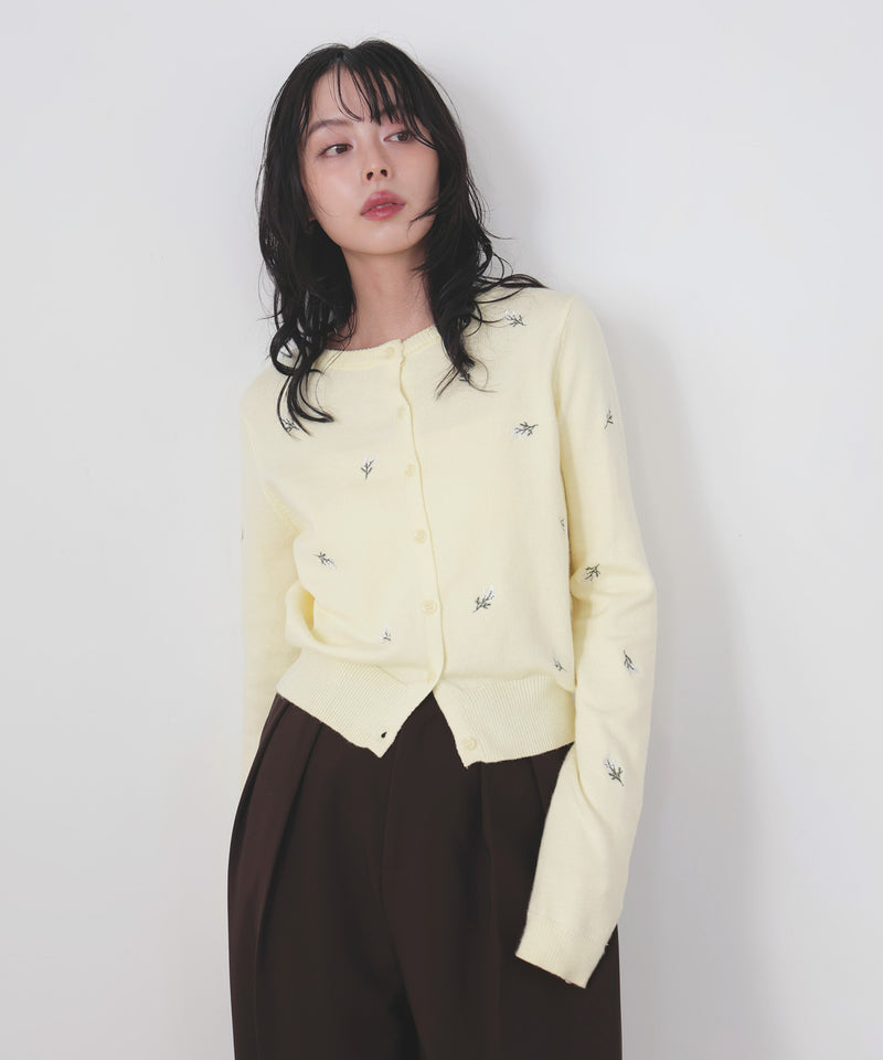 フラワー刺繍ニットカーディガン