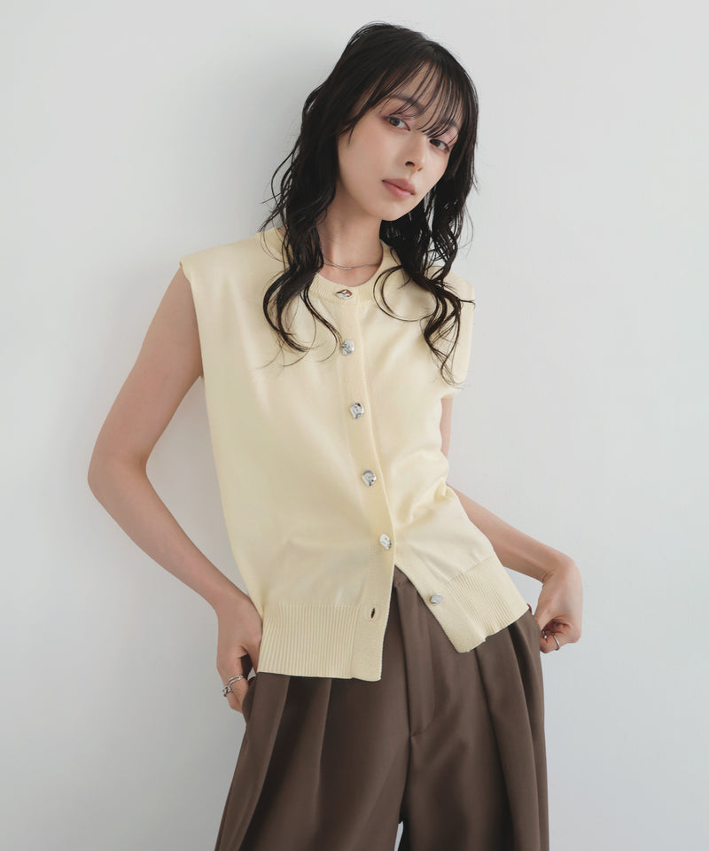 ニュアンスメタルボタンニットベスト – LIAN