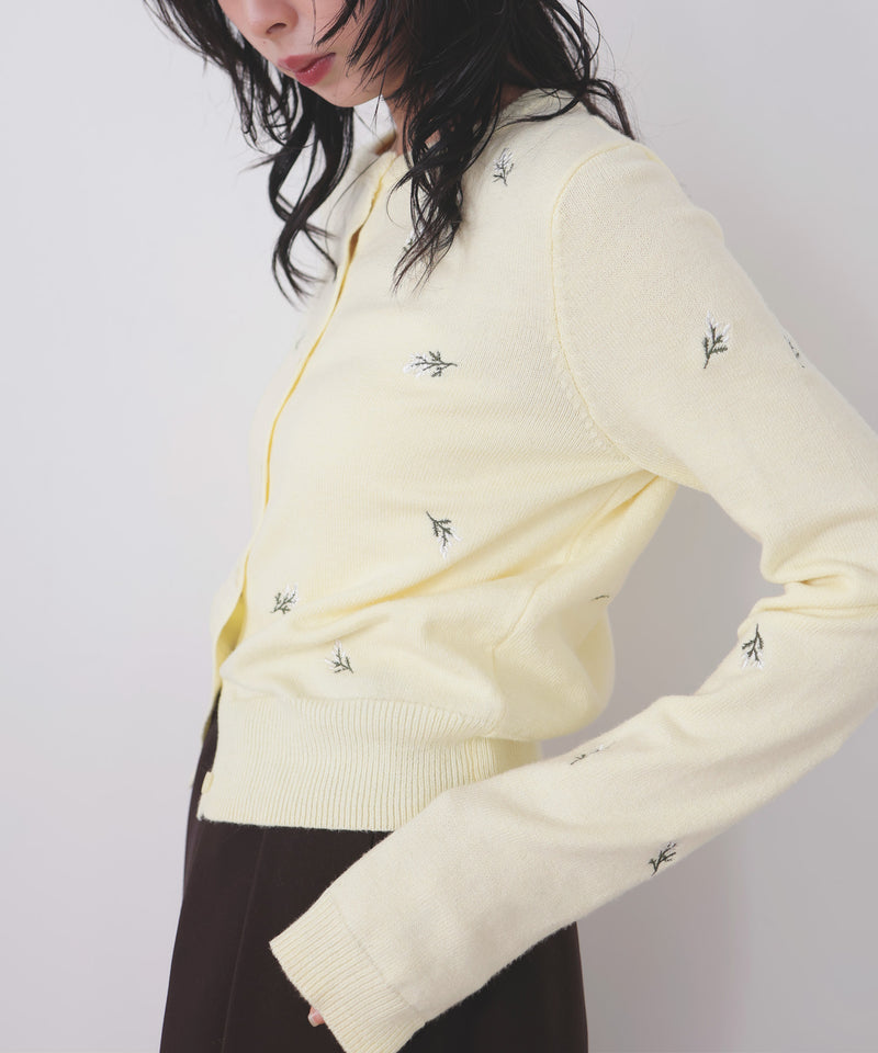 フラワー刺繍ニットカーディガン
