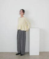 ペプラムニットプルオーバー