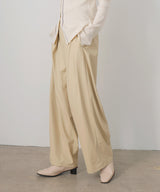 ウォッシャブルフェイクレザー2タックパンツ