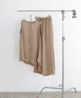 サテンアシメブラウス