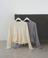 ペプラムニットプルオーバー