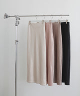 サテンナロースカート