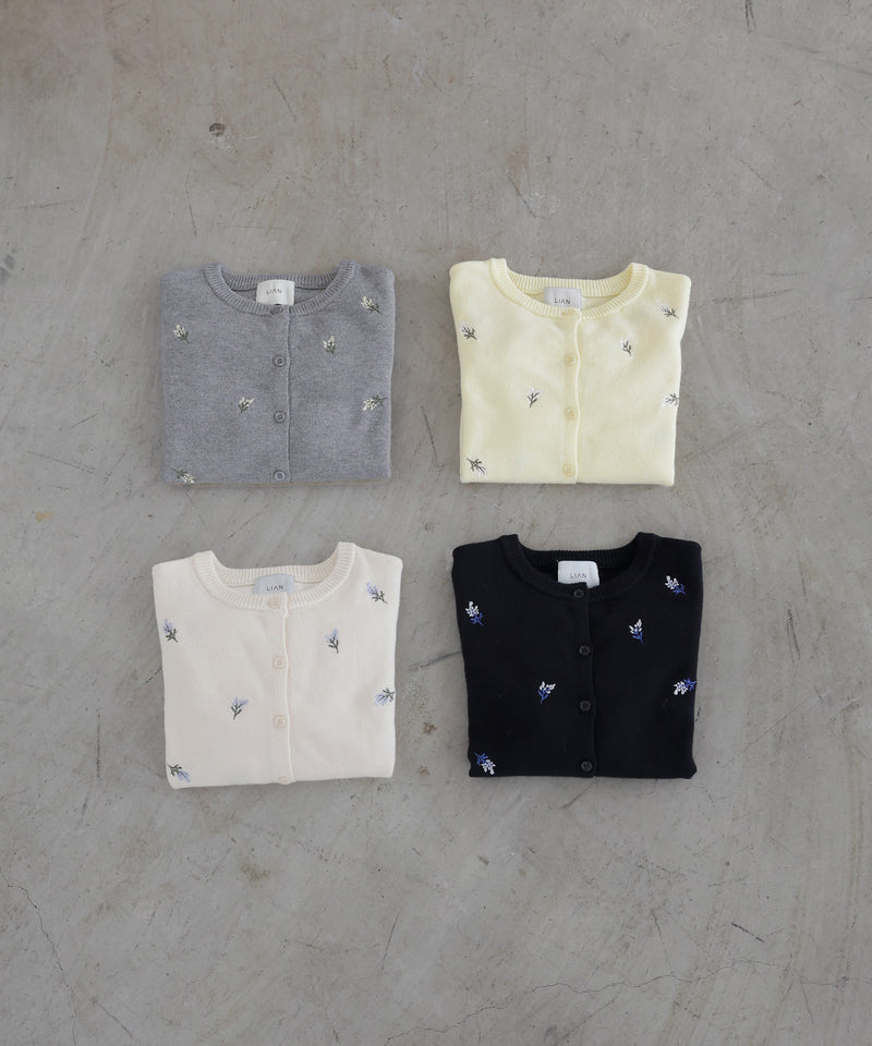 フラワー刺繍ニットカーディガン